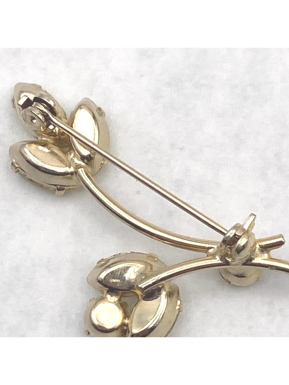 Vintage Gold Tone and Yellow Rhinestones Floral Brooch.